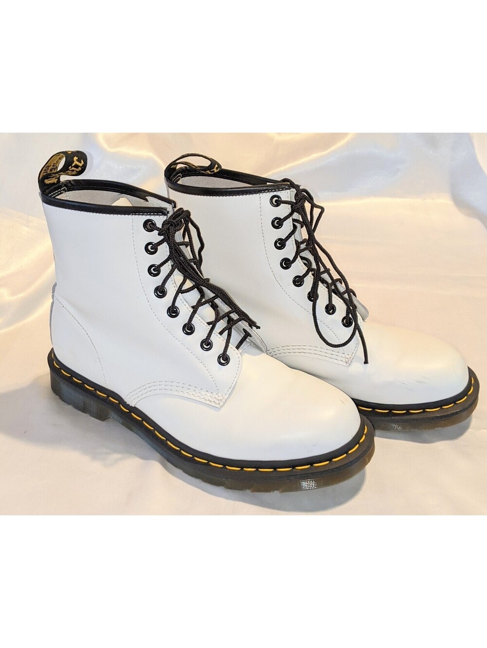 Doc Dr. Martens Boots 11822 White Smooth Leather Combat Boots Sz 9 Men/ 10 Women